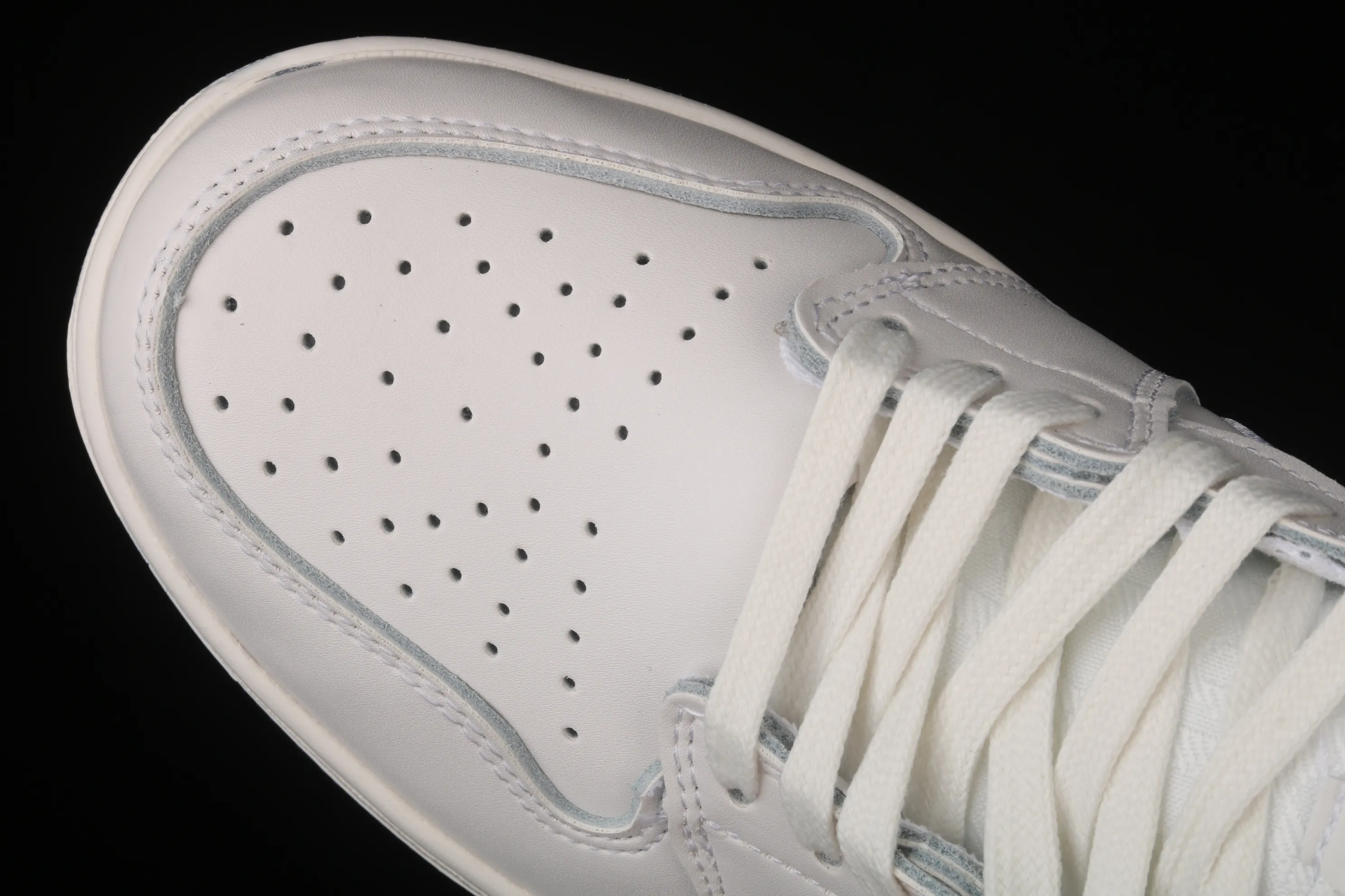 All categories Air Jordan Jordan series basketball shoes Air Jordan 1 High Z version Dr x Air Jordan 1 High AJ1 Joe 1 Dior joint all white high top CN8607-012